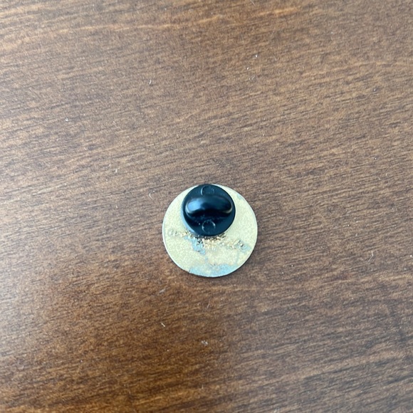 Stay positive pin - Picture 2 of 3